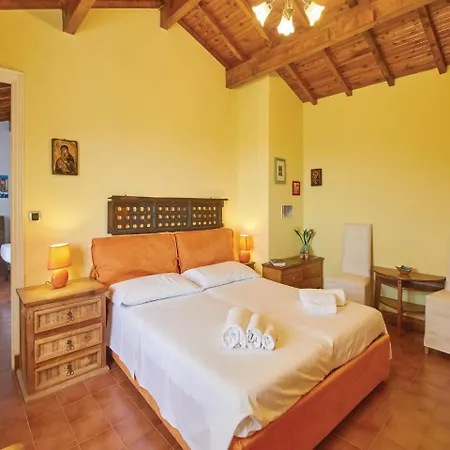 Hébergement de vacances Four Bedroom Holiday In *