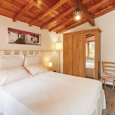 Hébergement de vacances Four Bedroom Holiday In *