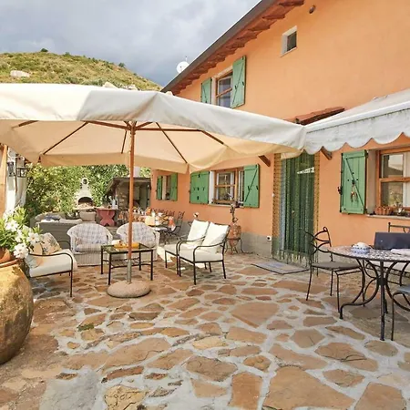 Four Bedroom Holiday In Hébergement de vacances