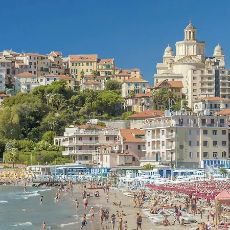 Hébergement de vacances Four Bedroom Holiday In San Remo