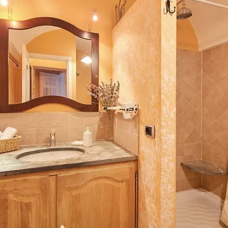 Four Bedroom Holiday In Hébergement de vacances