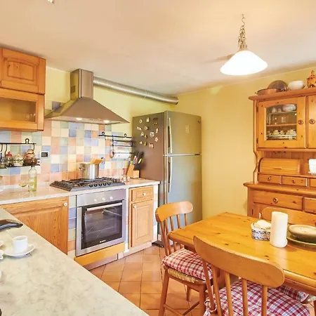 Four Bedroom Holiday In Hébergement de vacances *